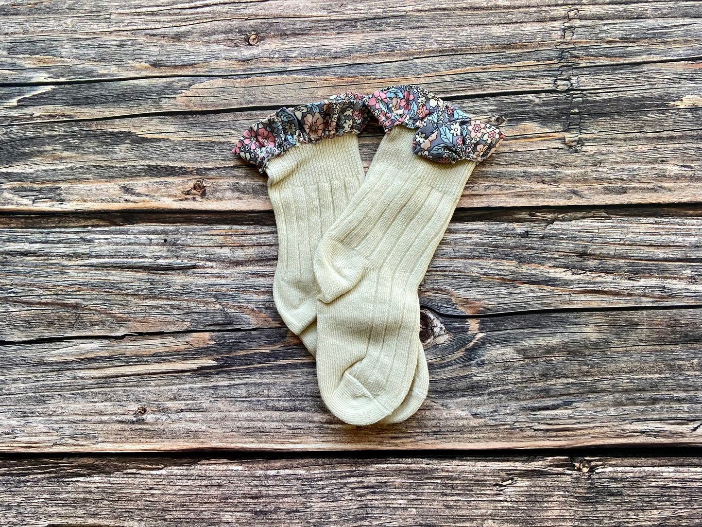 Floral Trim Socks
