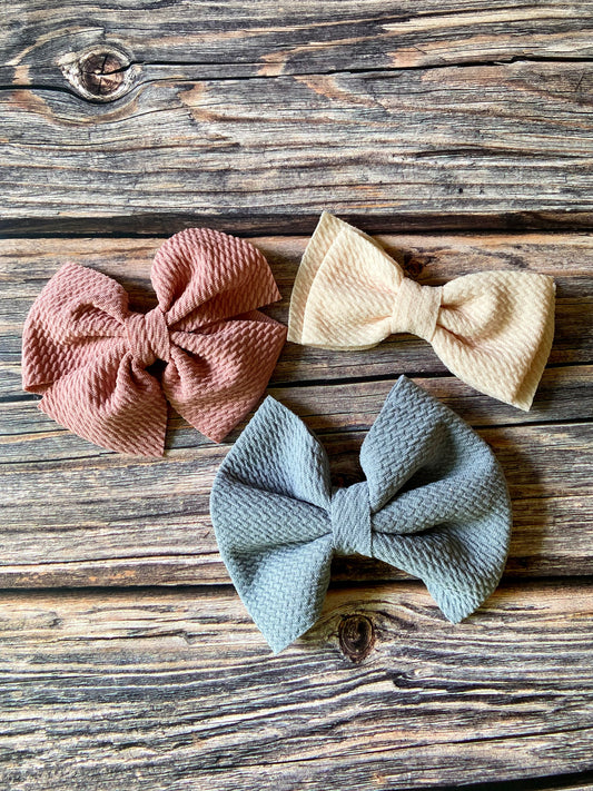 Loose Waffle Knit Bow